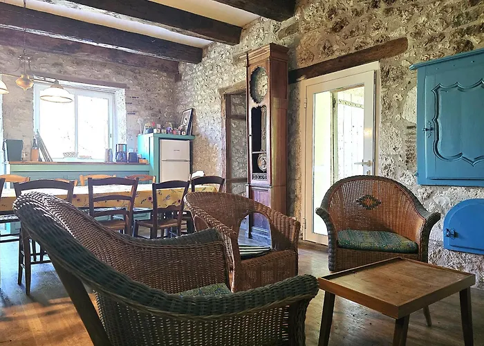 Magnifique Ferme Renovee Et Sa Piscine Ecologique - 15 Personnes - 7 Holiday home Touffailles