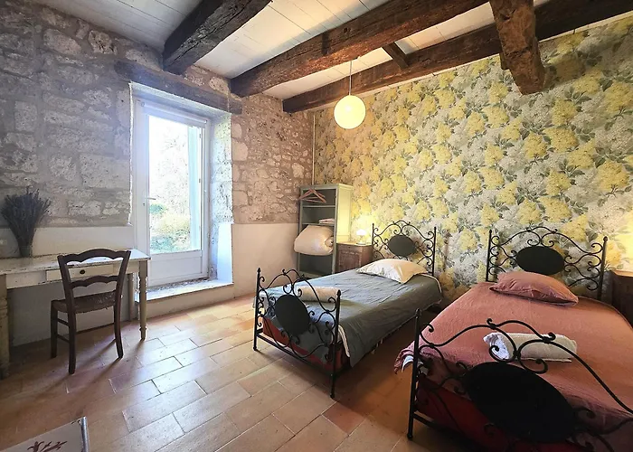 Holiday home Magnifique Ferme Renovee Et Sa Piscine Ecologique - 15 Personnes - 7 Touffailles